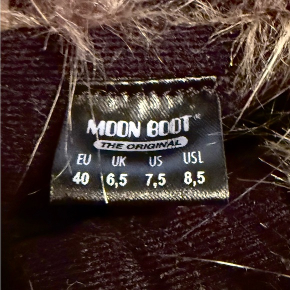 Moon Boots ProTECHt Hi-Top Monaco Boots in Black - Picture 6 of 6